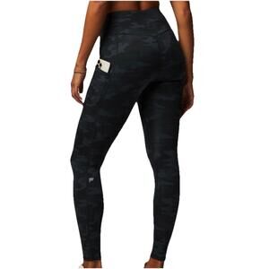 FABLETICS Anywhere Motion 365+ High Waisted Leggings Tonal Camo Size Large NEW